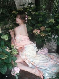 林木婷子春已暮，夏将至，五月踮着脚尖，将蝉鸣与晚霞悄悄装进诗行。
