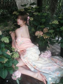 林木婷子春已暮，夏将至，五月踮着脚尖，将蝉鸣与晚霞悄悄装进诗行。