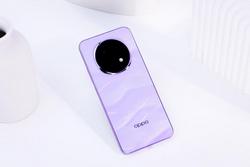 OPPO A5 Pro也十分的轻薄，机身薄至7.55mm，轻至180g