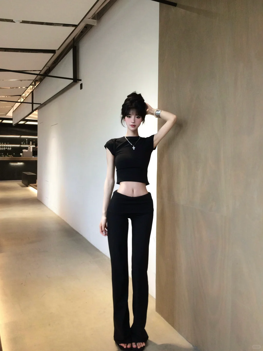 余十一 喜欢一身黑. 有点松弛感的纸片人穿搭- 小红书