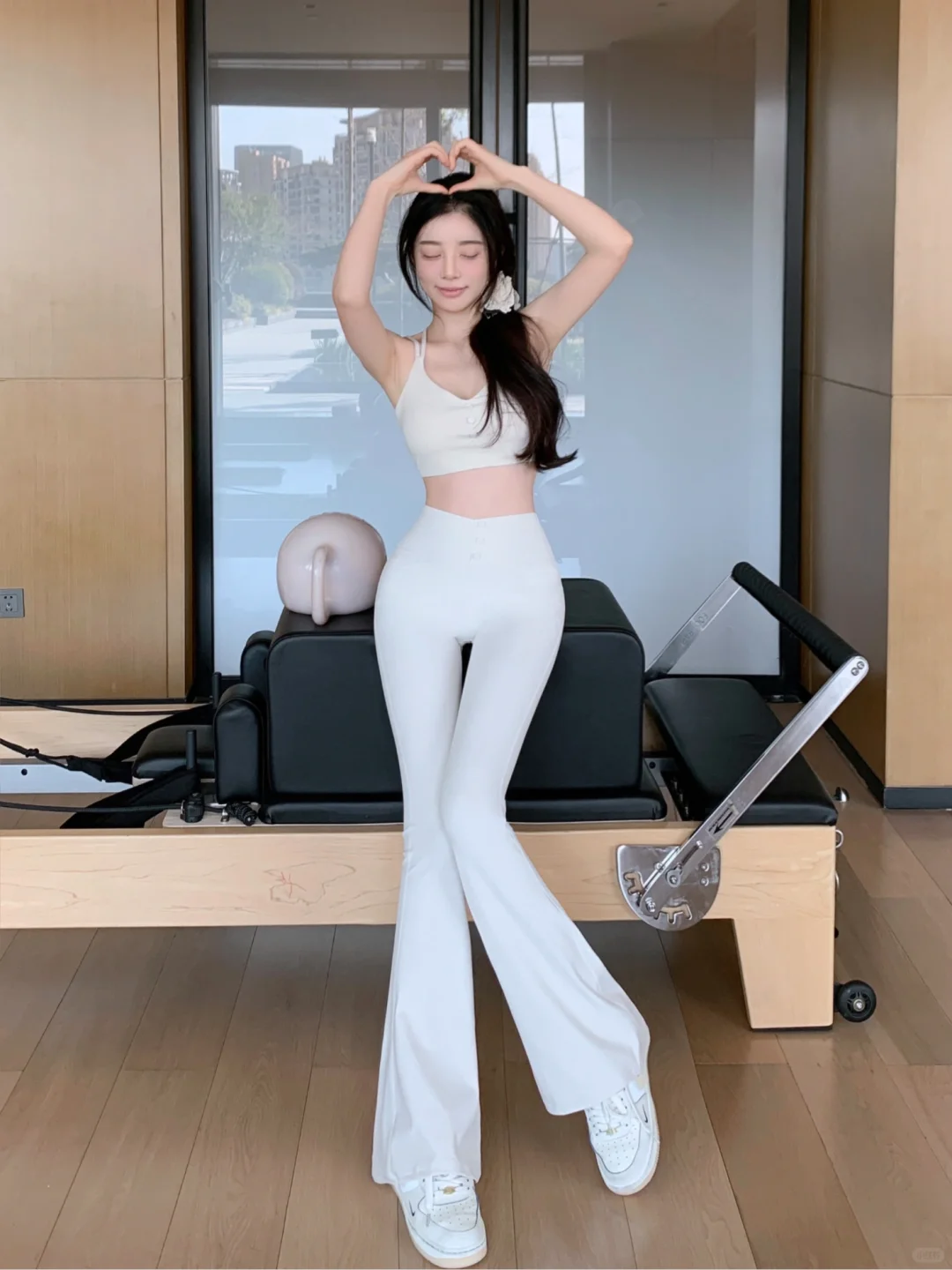 小也 白的好纯欲软乎乎气质白色瑜伽服套装 - 小红书