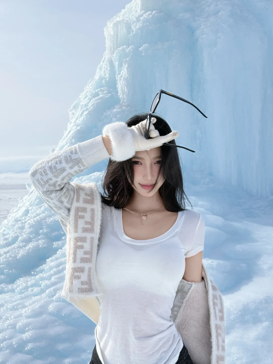 诺2赞！美女，有空一起喝水啊~（老板，你看，我真的是在认真工作啊） - 小红书