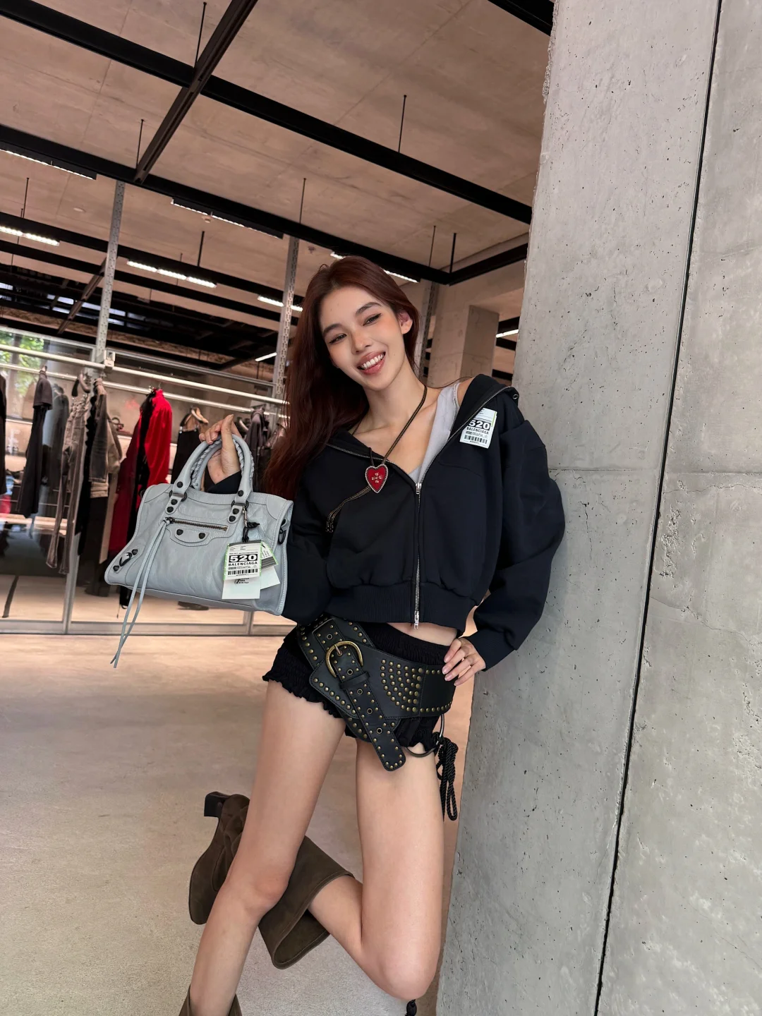 3veromca 逛街日 好久没逛街咯 逛逛balenciaga～ - 小红书