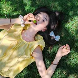 纯欲风头像等铁树开花，乌鸦说情话。