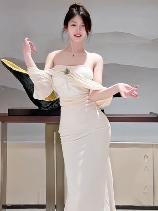 想静静吖：又来啦 #浅跳一下 #扭一扭 #完美身材