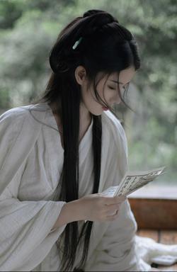一只丸子啾：#古风 #清冷感