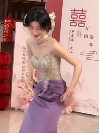 蒜了叭：再看一遍还是很喜欢我的紫色订婚服#订婚宴 #敬酒服 #我们订婚啦 #结婚礼服 #鱼尾裙
