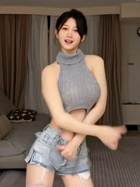 想静静吖：算了 反正也没人喜欢 #浅跳一下 #扭一扭 #完美身材