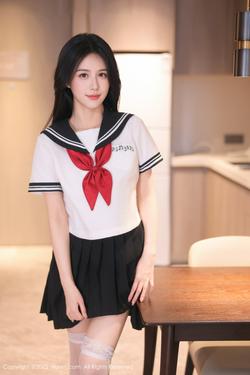 shelly诗莉吖将就这个，顾及那个，唯独没考虑过自己。