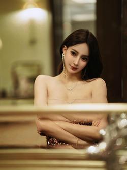 把轩轩藏好：Merry Xmas [爱心]#圣诞节快乐 #美丽坏女人  #merrychristmas圣诞快乐 #辣妹日记