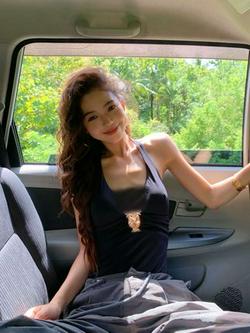 软软多喝水：当我想要自由 眼前的每一条都是我的路 #小麦色 #模特 #livephoto