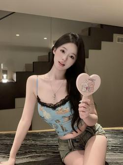 卓：奶茶七分甜 湘菜点微辣#甜妹 #小熊软糖 #自拍