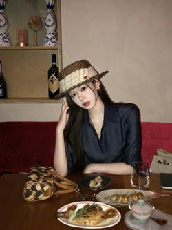 卓：不就是亲了你一口 把我齐刘海打成斜刘海干嘛#ovolook