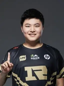 Uzi入选LOL名人堂