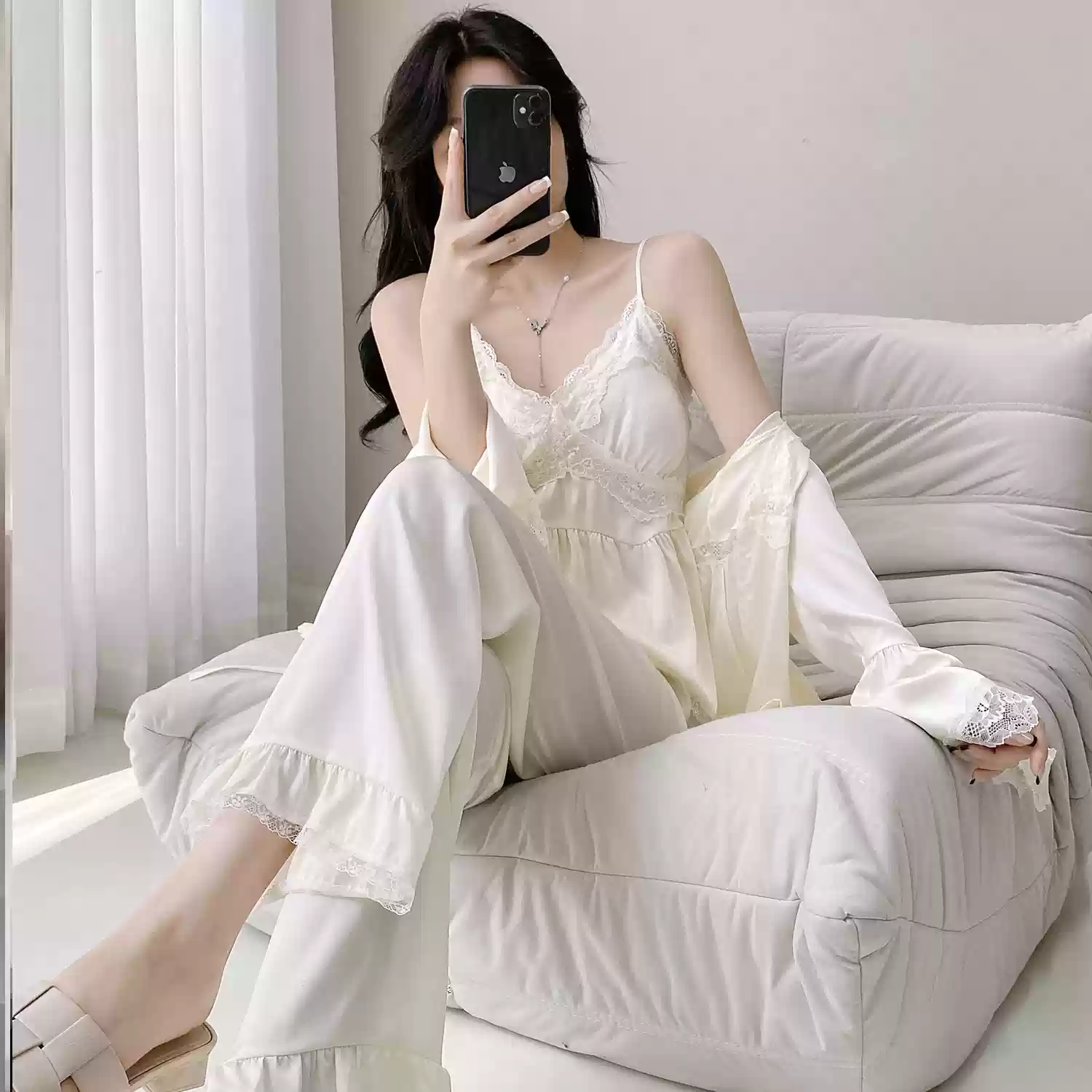 Glam Gaze 睡衣女款2025新款春装冰丝带胸垫吊带三件套纯欲性感家居服春秋季-淘宝网