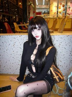 kitty娇妻：你猜为什么总喜欢盯着你的眼睛看 不说话  #水瓶 #纯欲天花板