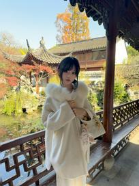 神再佑我璐酱你比五月的风更自由，别让世俗的枷锁困住你。
