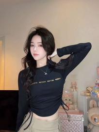 林夕木苒：扭不动呀 @MME_Stan  新衣服好看.！ #卷发 #这下春节素颜也能打了 #扭一扭