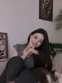 云楚姚：很笨 很直所以只喜欢简单又真诚的人#治愈系 #氛围感 #拍照 #随拍 #治愈系笑容