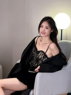 周周醬：豬豬醬 #小媽感 #模特之家#舒與酒店