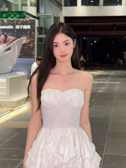 周周酱：开门 系我 #纯欲天花板 #氛围感美女 #模特之家