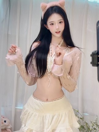 弯弯：爱了吗#纯欲天花板 #空姐 #初恋脸