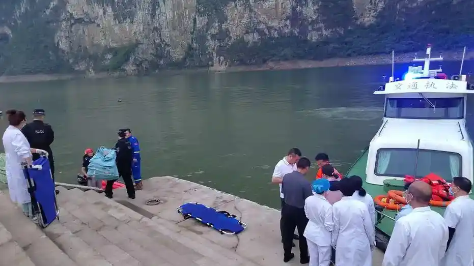 张国清:调查翻船事故 依法追责