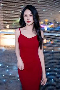 溯光之淼然_雪莉《千灯湖夜未央：红裙女神的光影诗篇》美图作品图片