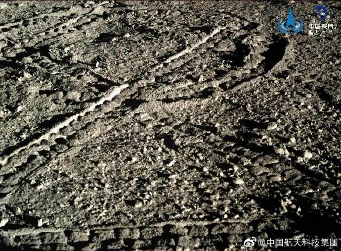 出现了！中国在月亮上做出“正宗月饼”！