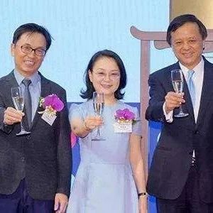 中国最牛“夫妻店”：日赚2亿，一人一家上市公司，掌管2500亿！