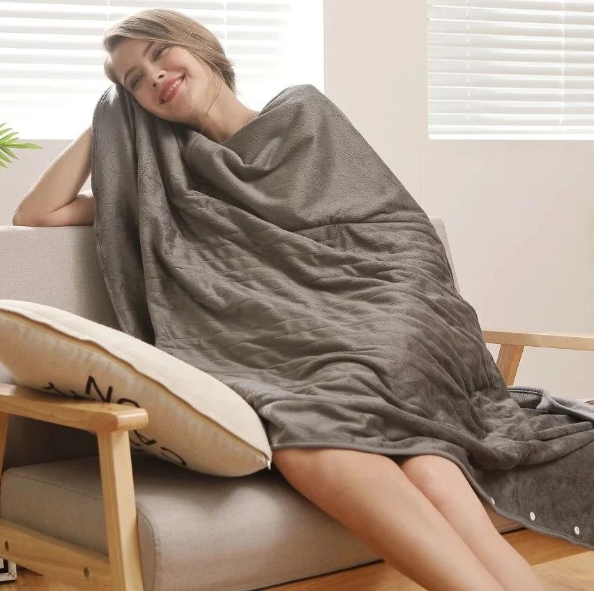 电热披毯界的“劳斯莱斯”！斩获「中美发明专利」，30s热冒汗，能盖、能穿还能枕！