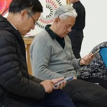 这些热门APP都要适老化改造，禁广告和诱导付款操作