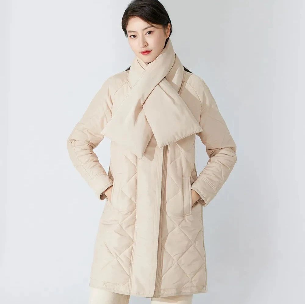 自带围巾的“黑科技”保暖外套：比棉服轻，比羽绒服暖