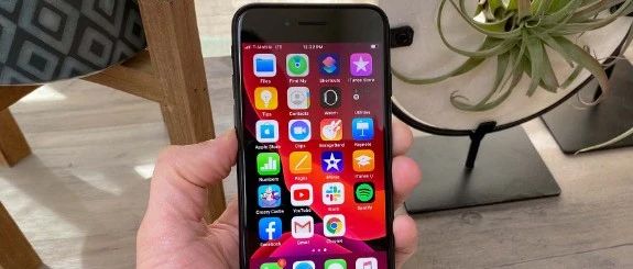 iOS超多漏洞被曝光，iPhone其实没那么安全！