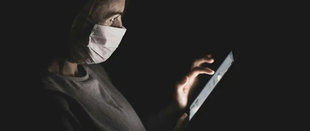 输了三个月密码，iPhone 终于把我的「口罩脸」录进去了