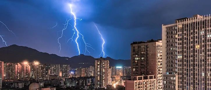 雷阵雨：打扰了，我还要“加班”……