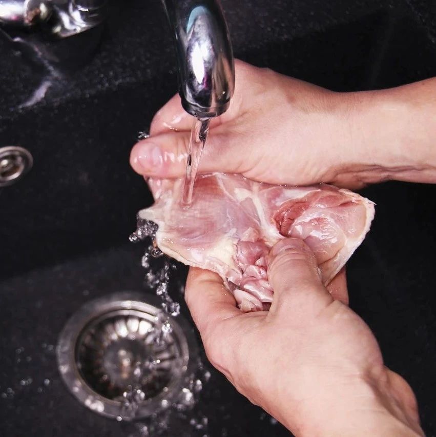 国家卫健委说“生肉别用水龙头直接冲”，这张图告诉你为什么！