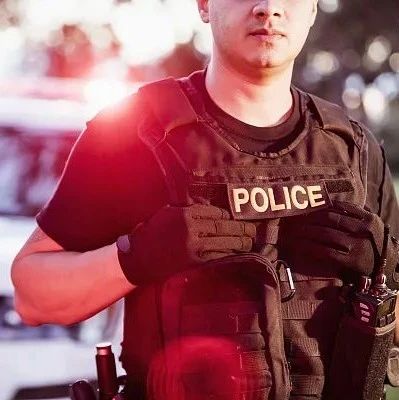 硬核！国外开发者用 25 美元做了个区块链警佩相机！