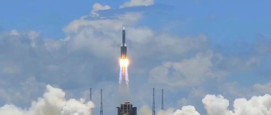 我国首个火星探测器“天问一号”发射升空