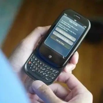 被雷军大呼“神奇”的手机，十年前就支持无线充电，你知道吗？