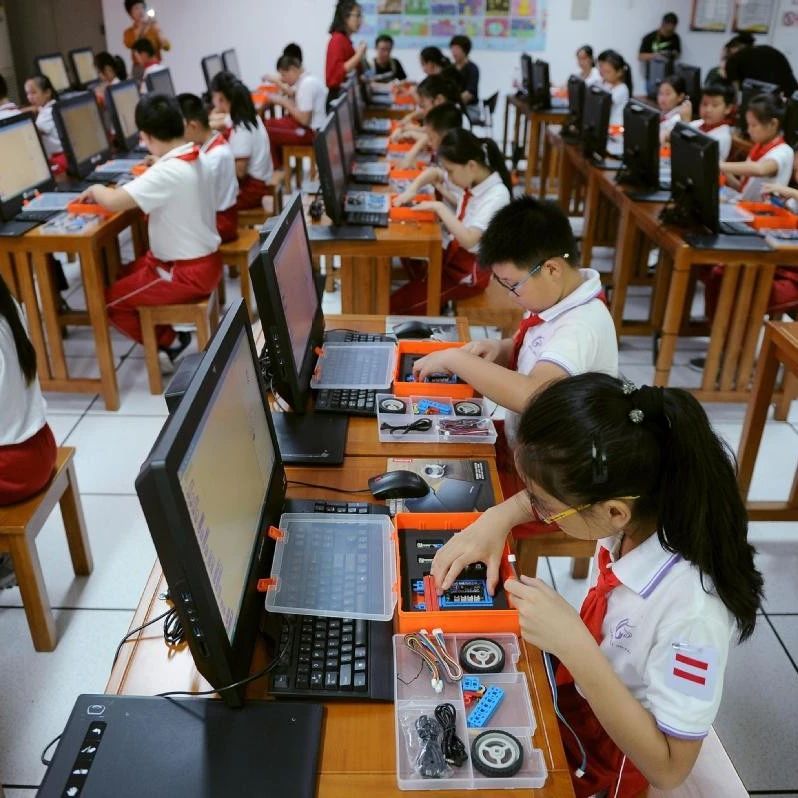 武汉约100所中小学将试点人工智能课，现面向社会遴选教材