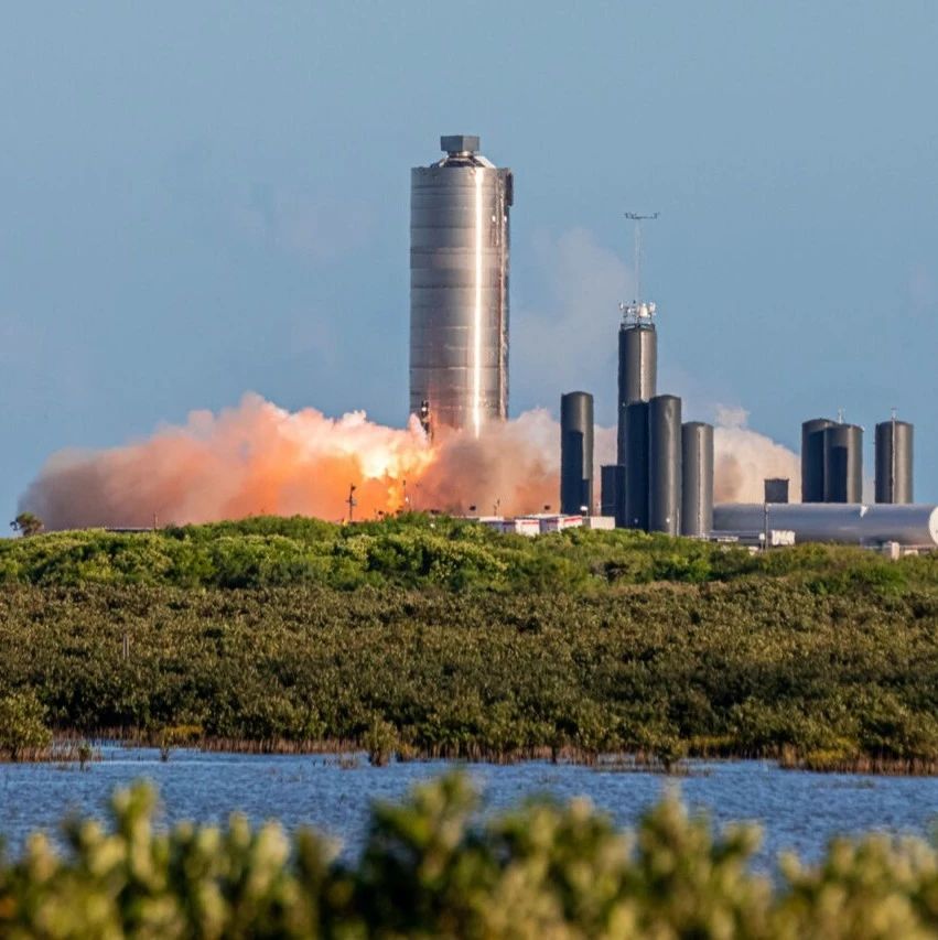 马斯克的星际飞船首次起飞测试成功！起跳150米后平稳着陆，“火星在望”