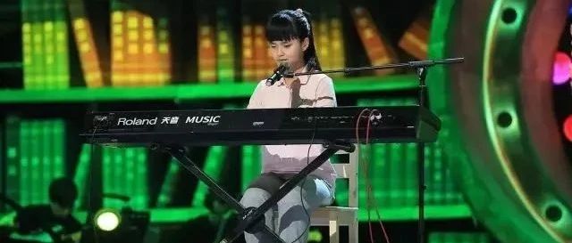 她全盲，钢琴演奏却屡获大奖……
