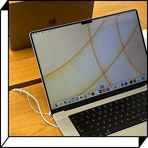 MacBook Pro 正式开售 | 10999 元，索尼 Xperia PRO-I 发布