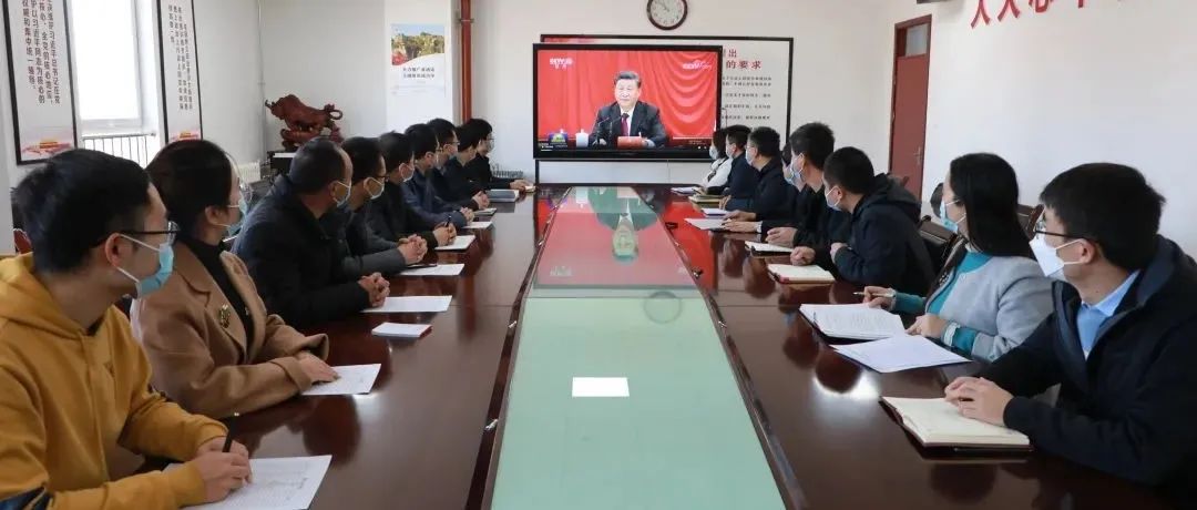 平凉职业技术学院师生热议党的十九届六中全会