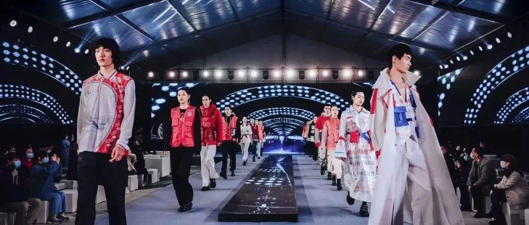 服装与服饰设计专业在2021汉阳新时代志愿服务“红马甲”设计大赛中揽获7项大奖
