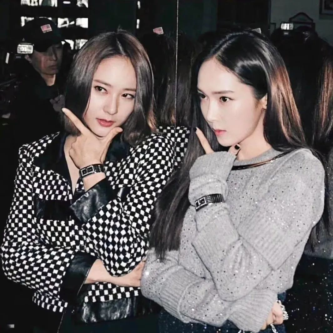 韩星街拍 | 说起韩国娱乐圈中的“明星姐妹花”，你会想到谁？