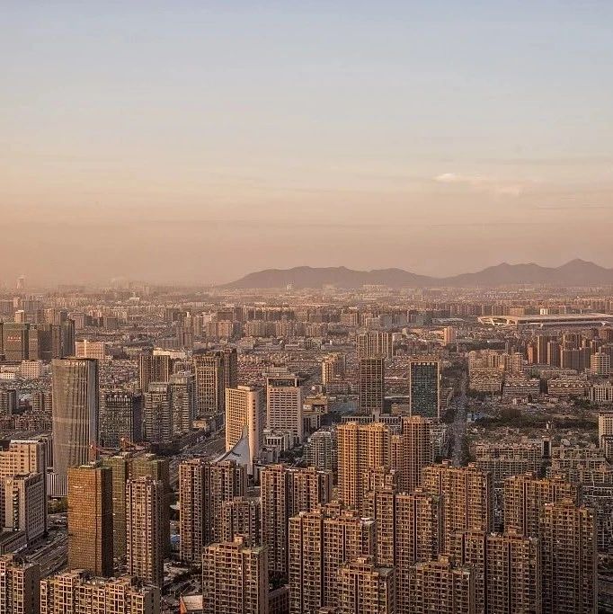 最新！中国50强城市排名更新：17城上升13城下跌！