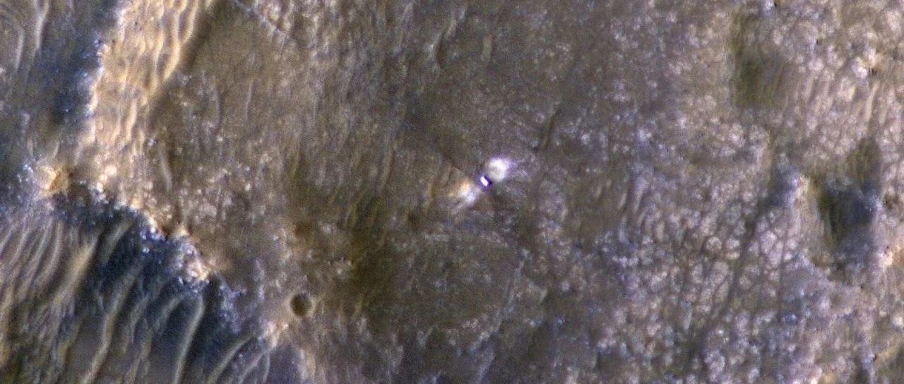 NASA火星侦查卫星传回一张惊人照片！毅力号清晰可辨