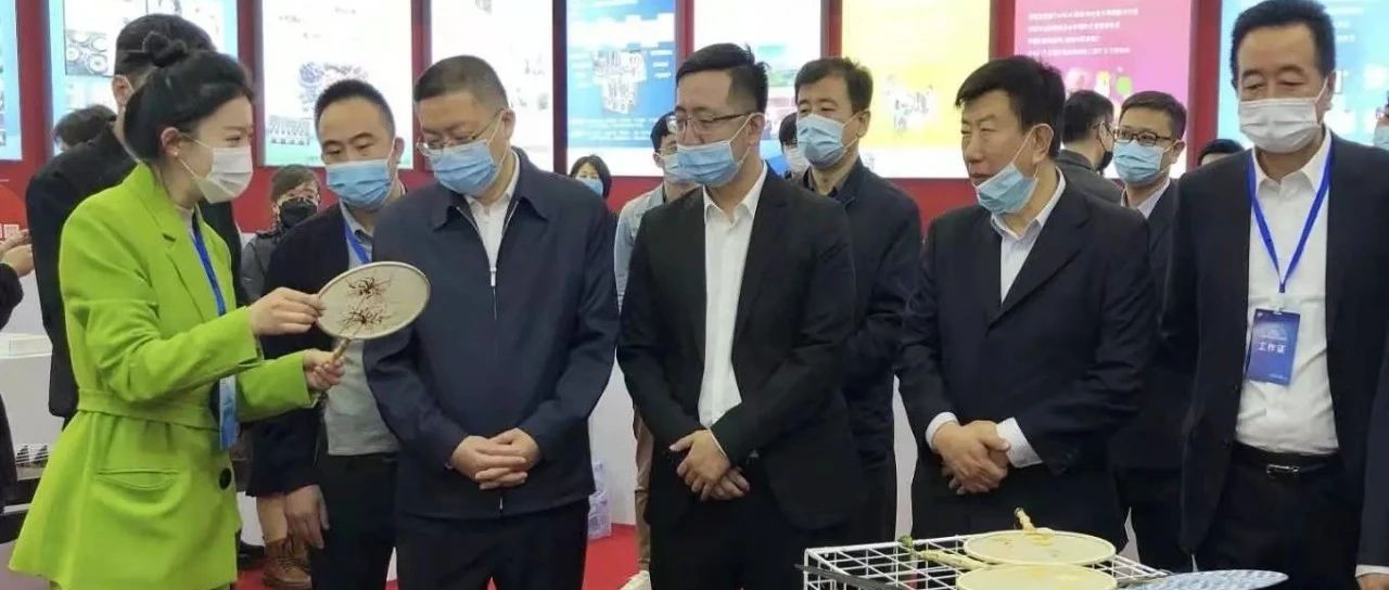 我院创新创业孵化项目参展第十八届大连市创业就业博览会